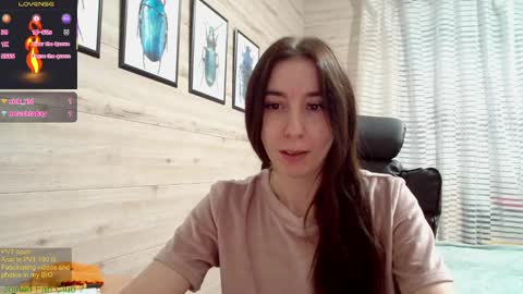 Snapshot of wow_porno_ chatting on 03-05-25, 05:39 Anna  online show from 03-05-25, 05:39
