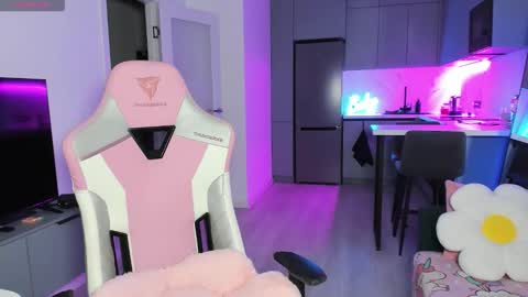 Emi online show from 10-07-25, 04:04