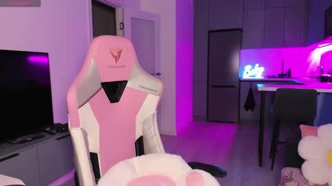 Emi online show from 11-05-25, 05:13