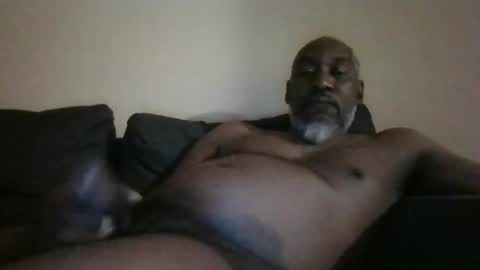 Snapshot of wun2wun2 chatting on 10-21-25, 02:18 wun2wun2 online show from 10-21-25, 02:18