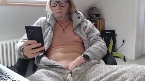 WyattEarp64 online show from 11-26-25, 01:34