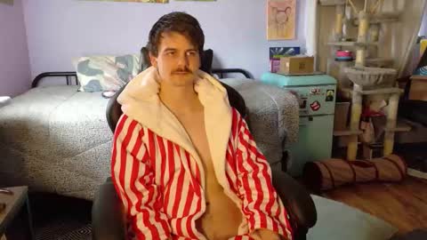 Wyatt online show from 11-12-25, 07:35