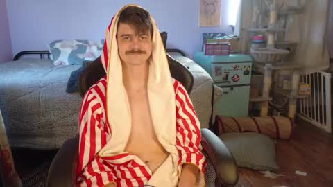 Wyatt online show from 12-19-25, 04:36