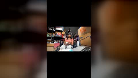 Snapshot of wynterheat chatting on 05-25-26, 02:39 Wynter Heat online show from 05-25-26, 02:39