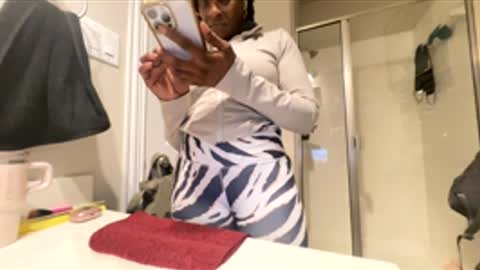 Snapshot of wynterheat chatting on 06-11-26, 02:11 Wynter Heat online show from 06-11-26, 02:11
