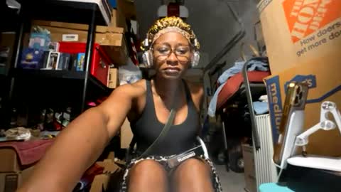 Snapshot of wynterheat chatting on 08-04-26, 12:36 Wynter Heat online show from 08-04-26, 12:36
