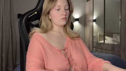 Snapshot of x__ivy_x chatting on 12-12-24, 03:16 eva online show from 12-12-24, 03:16