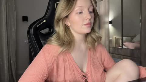 Snapshot of x__ivy_x chatting on 01-29-25, 03:58 eva online show from 01-29-25, 03:58