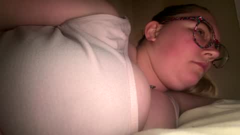 Snapshot of x_dreamgirl_x chatting on 05-07-26, 03:34 Mariah online show from 05-07-26, 03:34