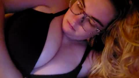 Snapshot of x_dreamgirl_x chatting on 07-02-26, 04:07 Mariah online show from 07-02-26, 04:07