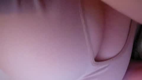 Snapshot of x_dreamgirl_x chatting on 07-23-26, 02:31 Mariah online show from 07-23-26, 02:31
