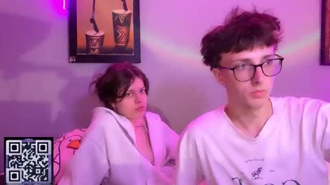 Snapshot of x_files_t chatting on 09-17-25, 05:09 Philipp and Este online show from 09-17-25, 05:09