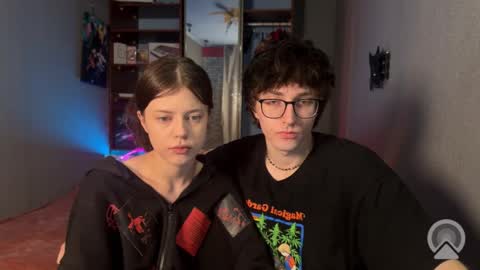 Philipp and Este online show from 02-04-26, 05:24