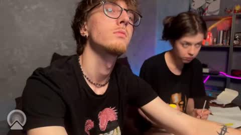 Philipp and Este online show from 06-21-26, 10:34