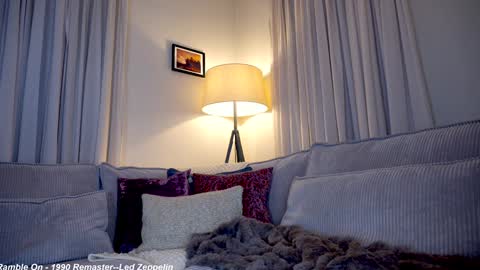 Lily online show from 12-03-24, 12:35