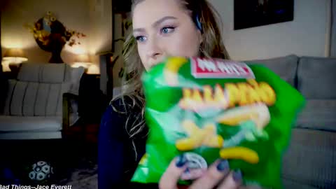 Lily online show from 02-11-25, 05:37