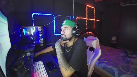 xandres2016 online show from 04-18-26, 08:40