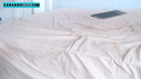 Snapshot of xararouxxx chatting on 01-27-25, 07:35 S A R A 100K followers online show from 01-27-25, 07:35