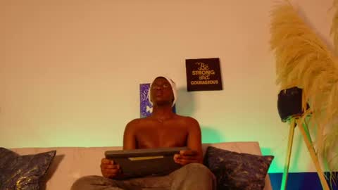 Snapshot of xavier_cole chatting on 06-10-26, 07:35 xavier_cole online show from 06-10-26, 07:35