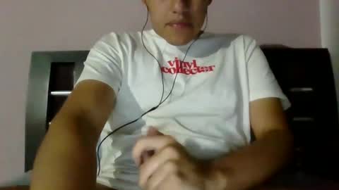 Snapshot of xbasstian_77 chatting on 02-06-25, 12:33 Sebas online show from 02-06-25, 12:33
