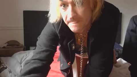 Snapshot of xbigshooter85 chatting on 11-16-25, 11:43 xbigshooter85 online show from 11-16-25, 11:43