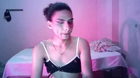 Snapshot of xbryxxx2 chatting on 11-14-25, 03:49 britany online show from 11-14-25, 03:49