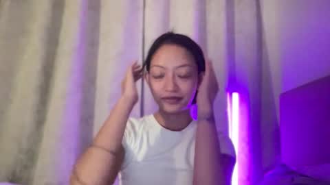 Sachi Cy online show from 10-31-25, 08:32