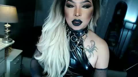 Snapshot of xdirtyflirtyx chatting on 10-05-25, 05:11 Zhavia online show from 10-05-25, 05:11