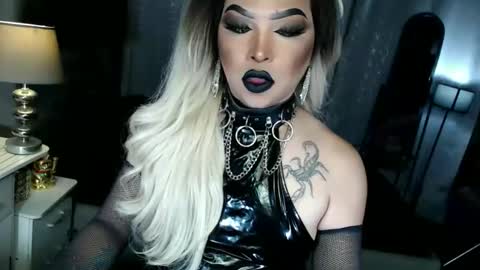 Snapshot of xdirtyflirtyx chatting on 10-07-25, 05:54 Zhavia online show from 10-07-25, 05:54