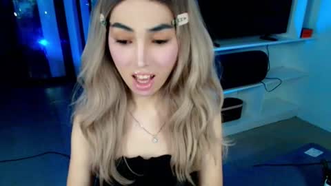 Snapshot of xdropgorgeous_onlyamira chatting on 10-13-25, 11:54 Hello ur lovely AMIRA online show from 10-13-25, 11:54