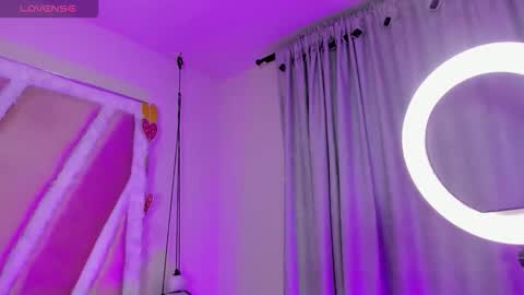 hinata  online show from 02-26-26, 11:59