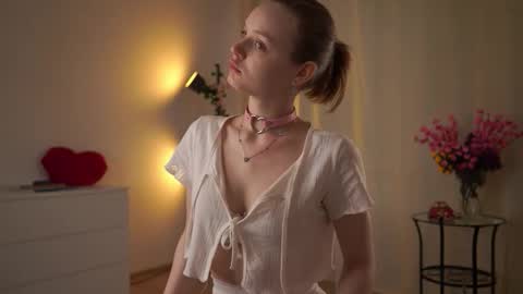 Luna and Lina online show from 11-13-25, 04:11