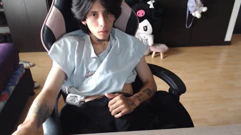 xIce Boy online show from 12-18-25, 02:23