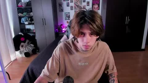 xIce Boy online show from 04-12-26, 01:49