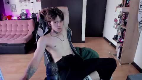 Snapshot of xice_boy chatting on 06-10-26, 04:17 xIce Boy online show from 06-10-26, 04:17