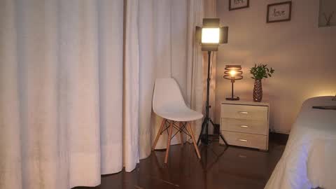 Snapshot of ximena_cortez3 chatting on 02-19-26, 11:12 Ximena cortez online show from 02-19-26, 11:12