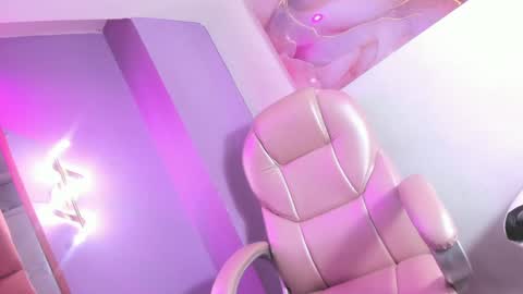 Snapshot of xjennyts chatting on 10-11-25, 06:45 xjennyts online show from 10-11-25, 06:45