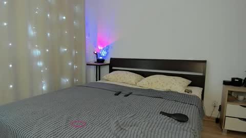 Chloe online show from 11-17-25, 10:10