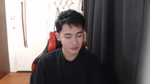 Snapshot of xluminous chatting on 01-15-25, 02:02 MIKAEL online show from 01-15-25, 02:02