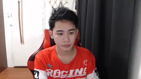 Snapshot of xluminous chatting on 01-16-25, 09:19 MIKAEL online show from 01-16-25, 09:19