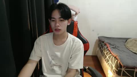 Snapshot of xluminous chatting on 09-15-25, 10:48 MIKAEL online show from 09-15-25, 10:48