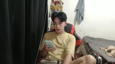 Snapshot of xluminous chatting on 03-12-26, 02:50 MIKAEL online show from 03-12-26, 02:50