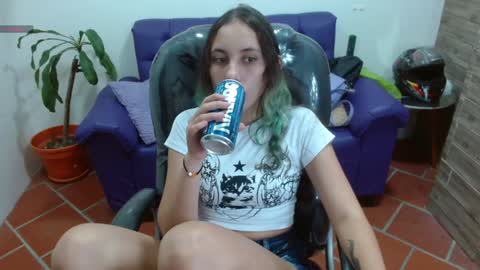 Snapshot of xlunna chatting on 12-01-24, 04:29 lunna online show from 12-01-24, 04:29