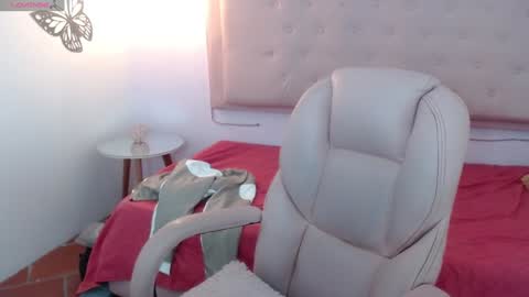 Snapshot of xlunna chatting on 01-10-25, 10:36 lunna online show from 01-10-25, 10:36