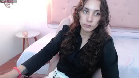 Snapshot of xlunna chatting on 01-22-25, 07:24 lunna online show from 01-22-25, 07:24