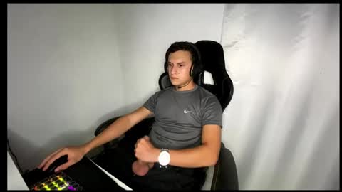 xmaxwel online show from 01-14-26, 04:07