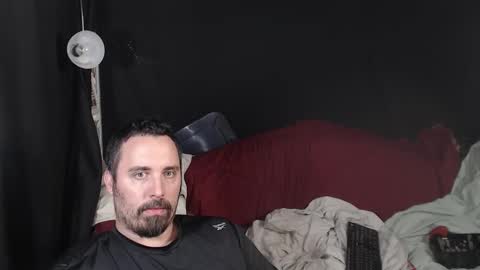 Snapshot of xmetalstudx chatting on 10-12-25, 11:04 MetalstudMaster online show from 10-12-25, 11:04