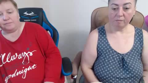 XMollyJaneX online show from 11-22-25, 10:36