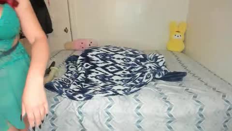 Rae  online show from 04-07-26, 02:45