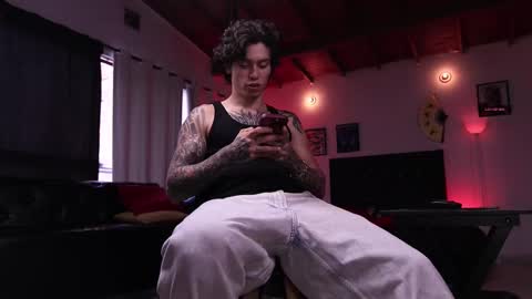   online show from 10-24-25, 08:05